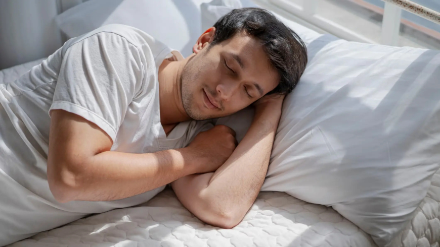 6 trucos para dormir toda la noche que no son "deja de ver el teléfono" aunque eso también está aquí